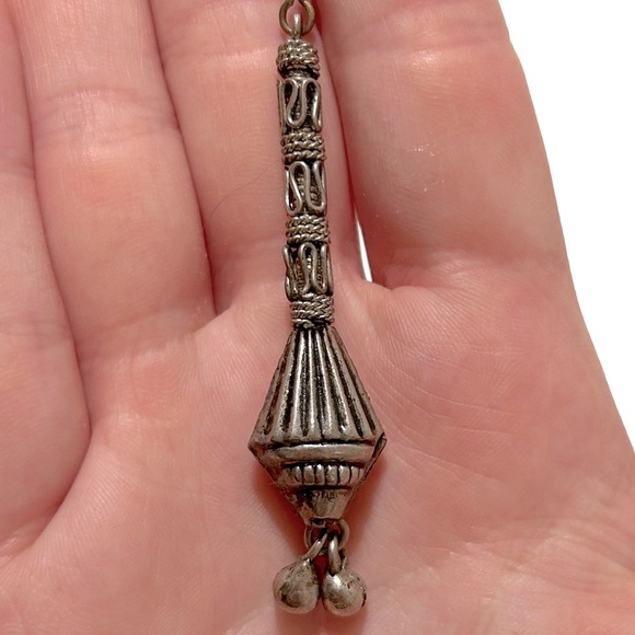 Vintage 1980s Etruscan Silver Tone Dangling Earrings Bohemian Egypt Greece Bali - Picture 3 of 6